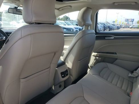 Certified 2018 Ford Fusion SE w/ Fusion SE Technology Package image 11