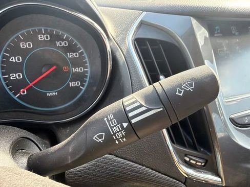 Used 2017 Chevrolet Cruze LT FWD image 37