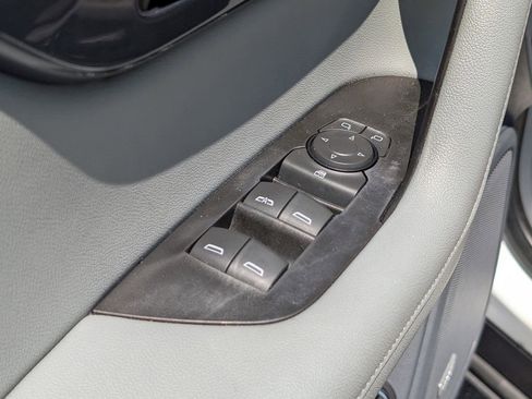 Used 2019 Chevrolet Blazer LT w/ Sun and Wheels Package FWD image 16