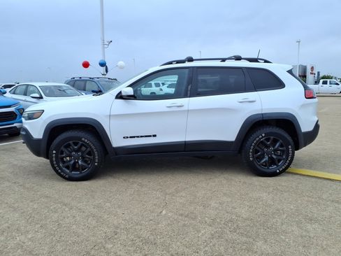 Used 2020 Jeep Cherokee Latitude AWD/4WD image 2
