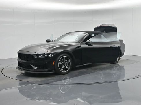 Used 2025 Ford Mustang Premium image 33