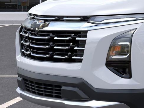 New 2026 Chevrolet Equinox LT w/ Convenience Package II AWD/4WD image 13