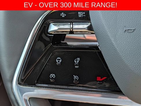 Used 2026 Cadillac Vistiq Sport w/ LPO, Floor Liner Package AWD/4WD image 43