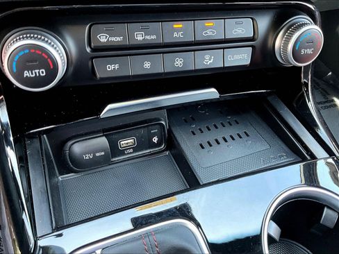 Certified 2022 Kia Stinger GT-Line w/ Sun & Sound Package AWD/4WD image 16