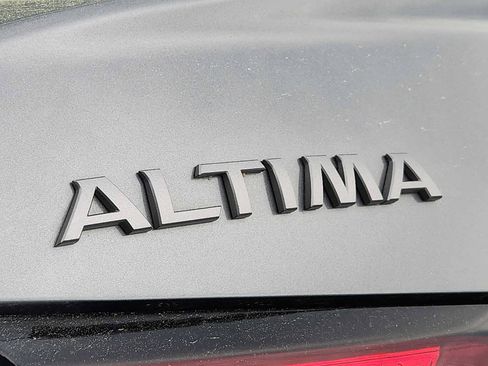 Used 2024 Nissan Altima 2.5 SV FWD image 30