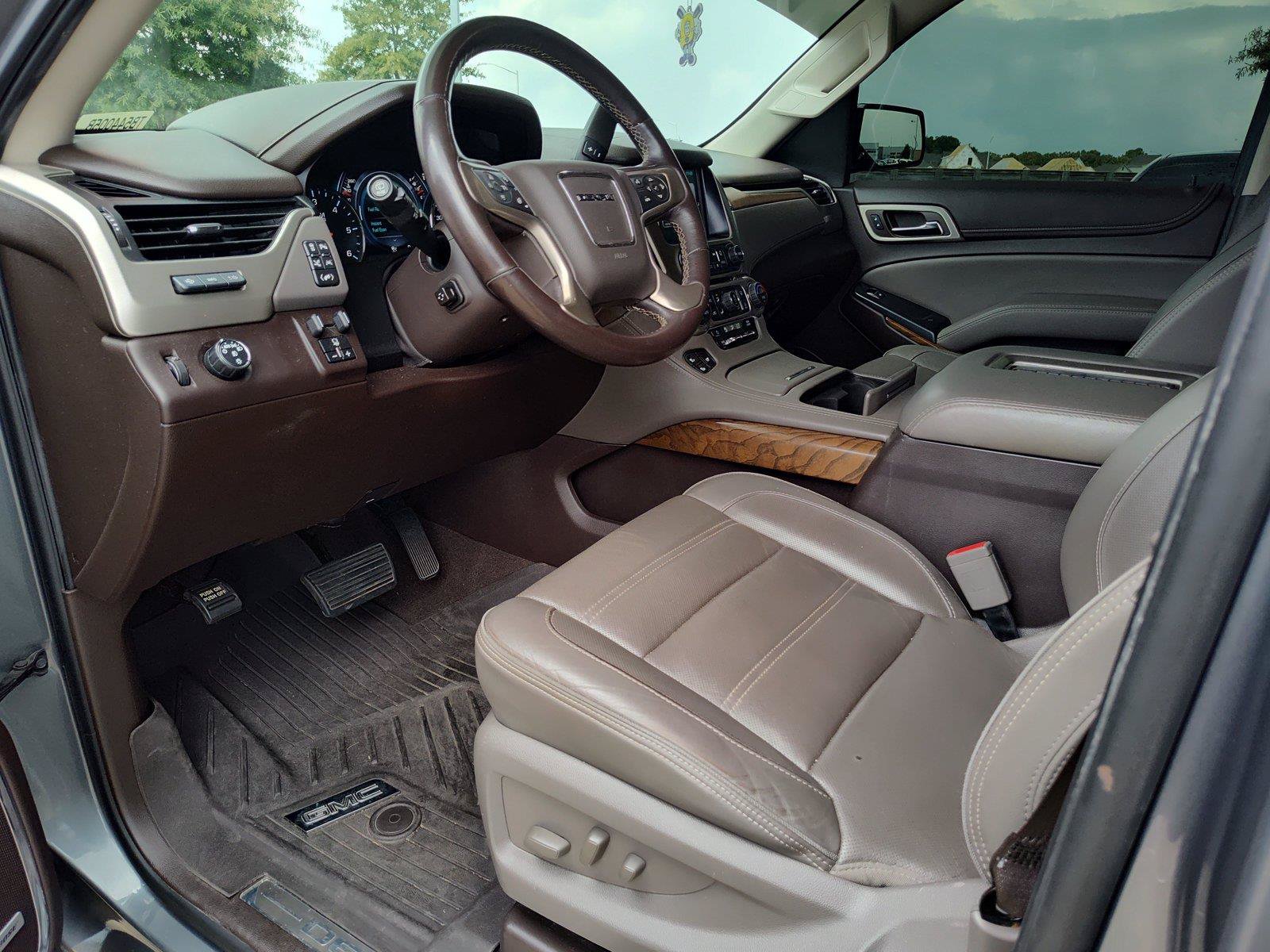 Used 2019 GMC Yukon Denali w/ Denali Ultimate Package RWD image 2