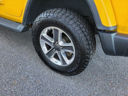 Used 2020 Jeep Wrangler Unlimited Sahara AWD/4WD image 26