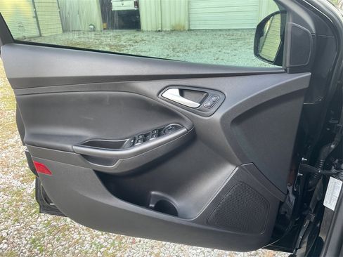 Used 2018 Ford Focus SEL image 22