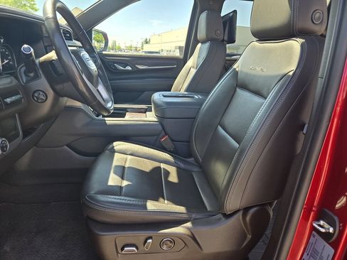 Used 2021 GMC Yukon Denali w/ LPO, Illumination Package AWD/4WD image 4