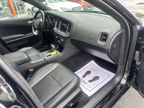 Used 2021 Dodge Charger SXT w/ Leather Interior Group RWD image 15