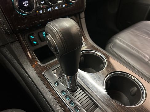 Used 2015 Chevrolet Traverse LT image 26