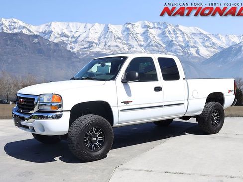 Used 2004 GMC Sierra 1500 SLE w/ Off-Road Package AWD/4WD image 1