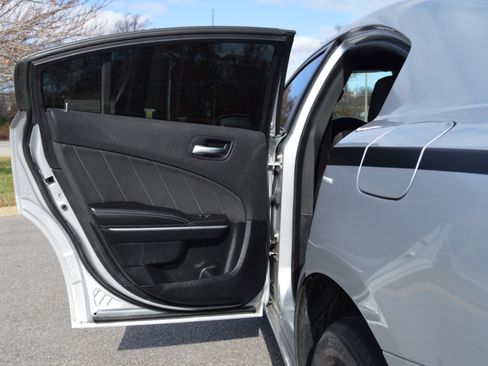 Used 2019 Dodge Charger SXT w/ Driver Confidence Group image 13