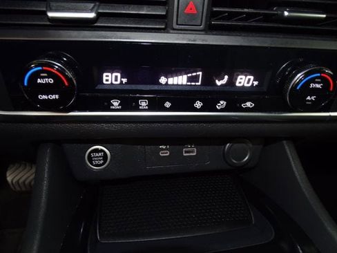 Used 2023 Nissan Rogue SV AWD/4WD image 11