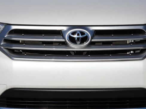 Used 2013 Toyota Highlander Limited FWD image 27