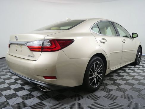Used 2016 Lexus ES 350 image 3