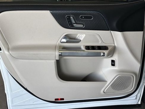 Certified 2025 Mercedes-Benz GLB 250 image 12