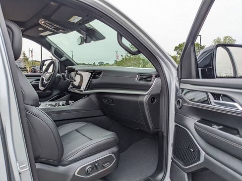 New 2026 Jeep Grand Wagoneer 4WD w/ Premium Group I image 41
