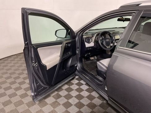 Used 2014 Toyota RAV4 XLE image 14