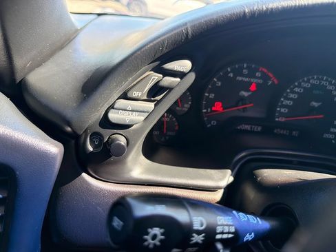Used 2003 Chevrolet Corvette Coupe w/ Preferred Equipment Group RWD image 36