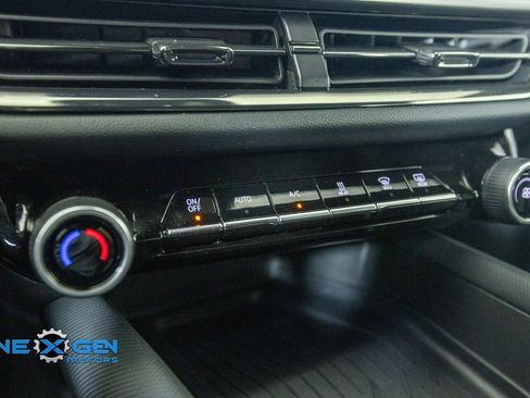 Used 2024 Chevrolet Equinox EV RS FWD image 22