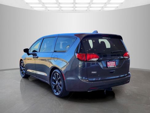 Used 2020 Chrysler Pacifica Touring w/ S Appearance Package image 7