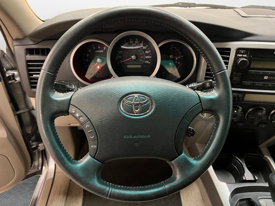 Used 2007 Toyota 4Runner SR5 AWD/4WD image 13