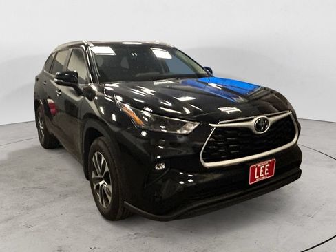 Used 2026 Toyota Highlander XLE AWD/4WD image 7