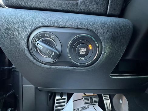 Used 2020 Maserati Levante image 24