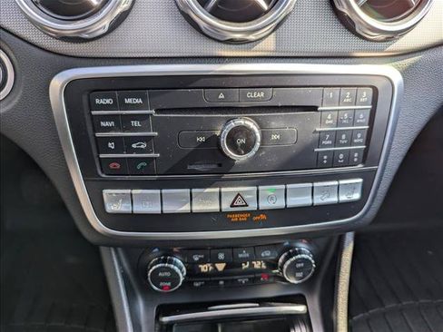 Used 2020 Mercedes-Benz GLA 250 4MATIC image 20
