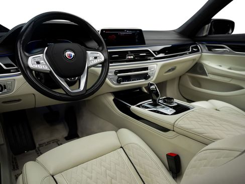 Used 2022 BMW ALPINA B7 xDrive AWD/4WD image 33