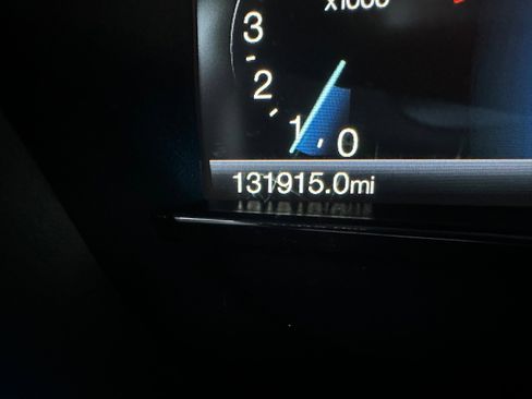 Used 2018 Ford Explorer XLT w/ Equipment Group 202A image 10