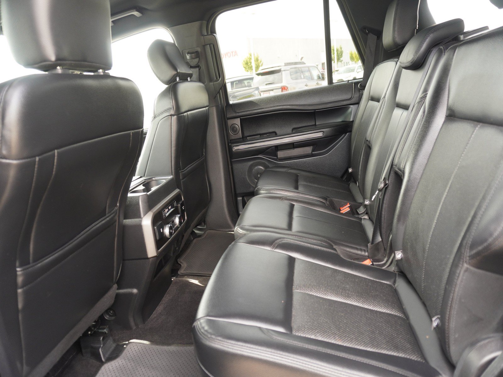 Used 2019 Ford Expedition XLT w/ Equipment Group 202A RWD image 15