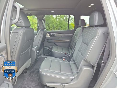 New 2026 Buick Enclave Avenir w/ Super Cruise Package FWD image 9