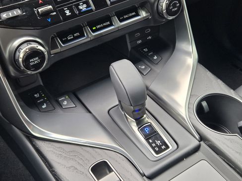 New 2026 Lexus LX 700h Luxury AWD/4WD image 11