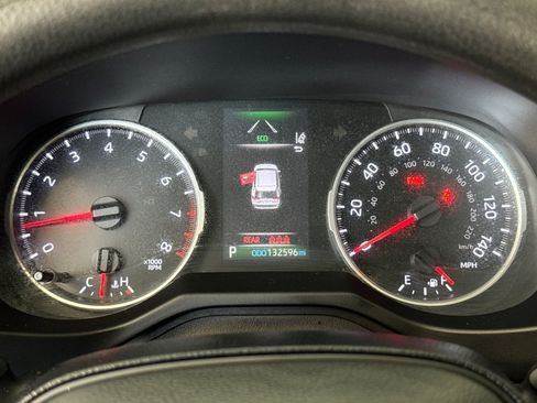 Used 2021 Toyota RAV4 LE AWD/4WD image 22