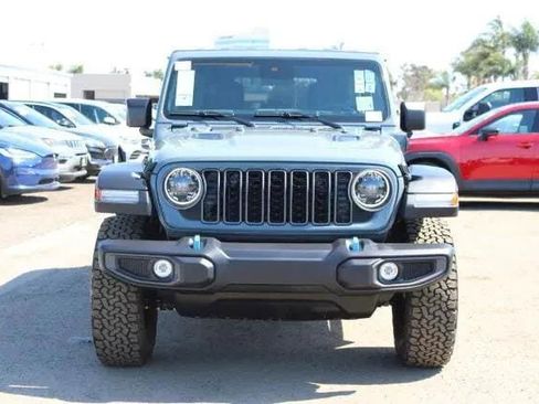 New 2025 Jeep Wrangler Unlimited Rubicon 4xe w/ Convenience Group AWD/4WD image 2