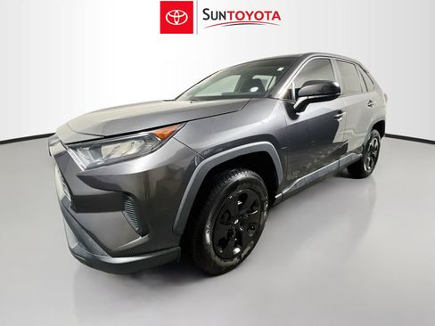 Used 2022 Toyota RAV4 LE FWD image 9