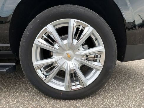 Used 2024 Chevrolet Suburban High Country AWD/4WD image 26