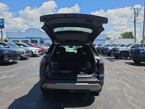 New 2026 Chevrolet Equinox LT w/ Convenience Package II FWD image 6