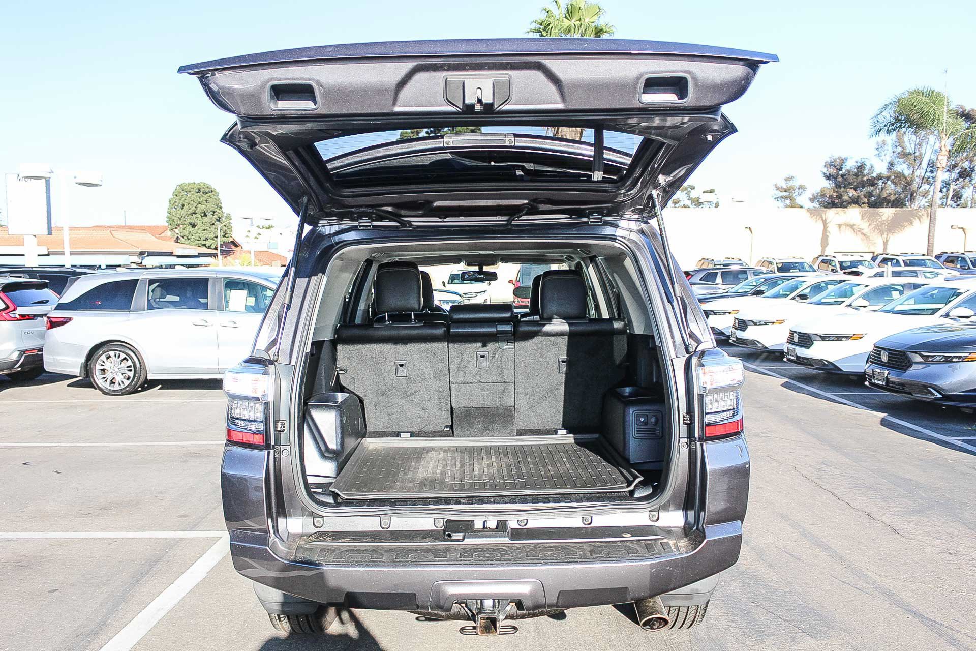 Used 2018 Toyota 4Runner SR5 Premium AWD/4WD image 18