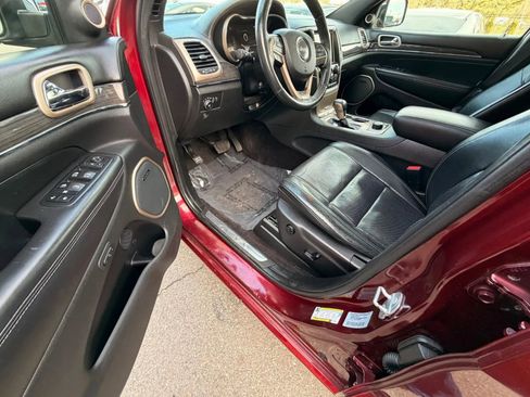 Used 2017 Jeep Grand Cherokee Overland image 10
