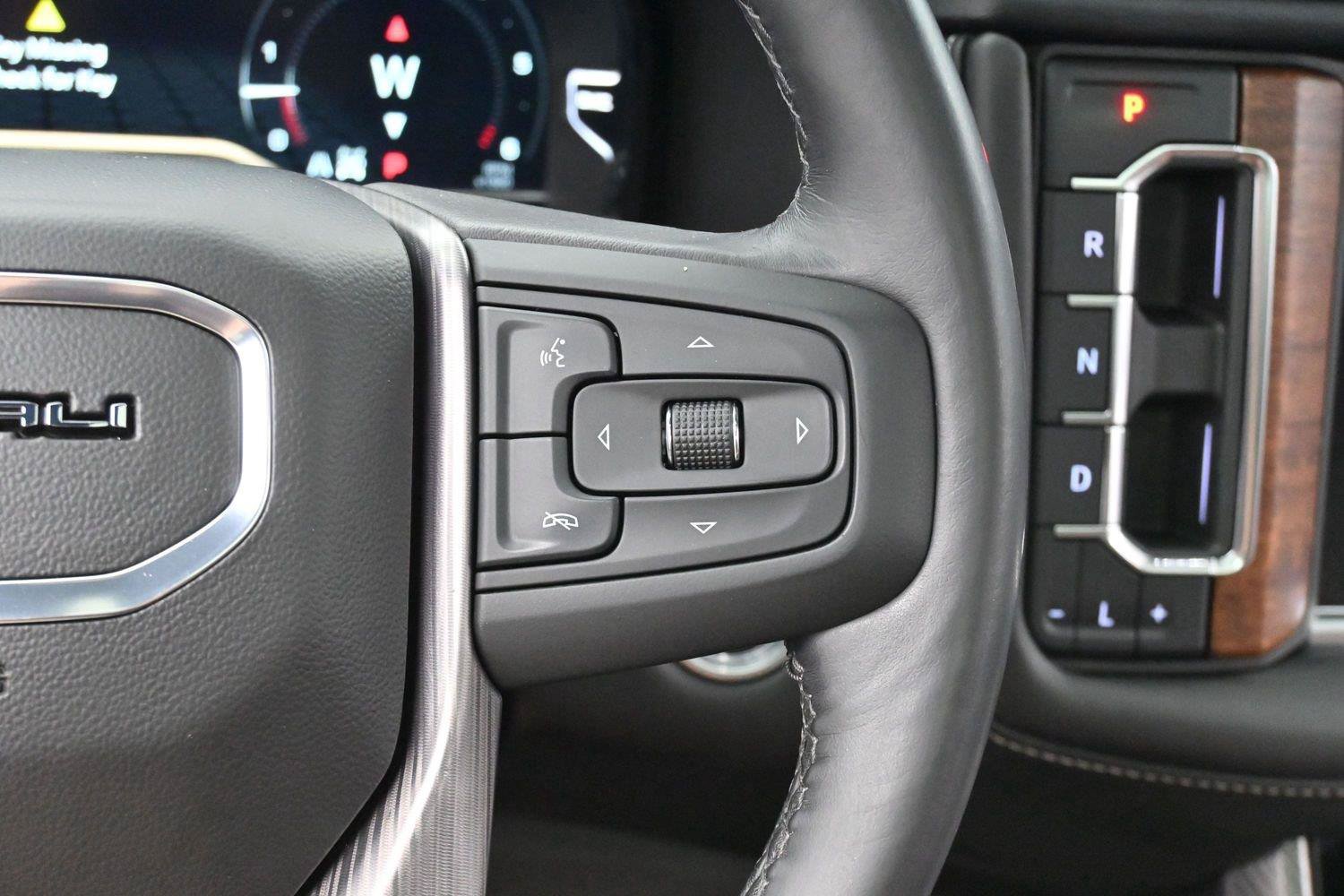 Used 2023 GMC Yukon XL Denali Ultimate AWD/4WD image 18