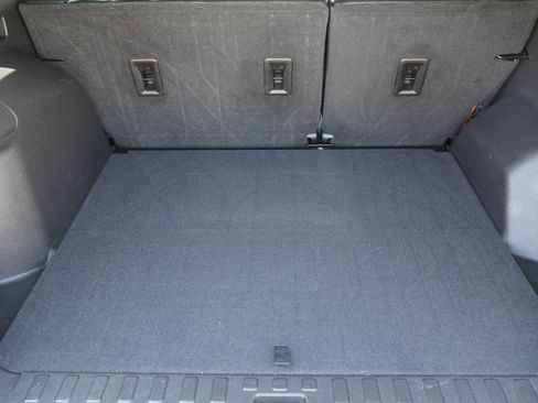 Used 2020 Chevrolet Equinox LT w/ Midnight Edition FWD image 11