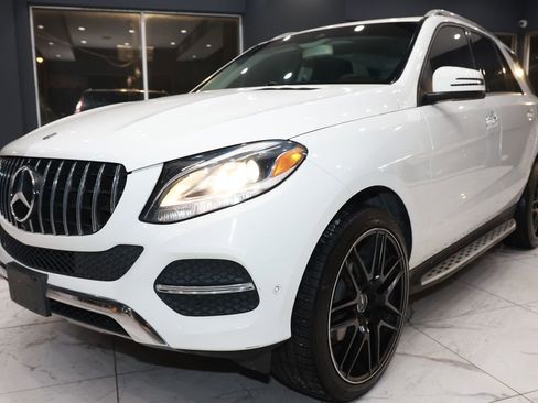 Used 2018 Mercedes-Benz GLE 350 w/ Premium 1 Package image 4
