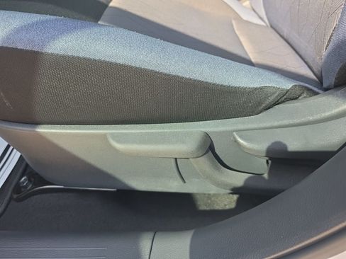 Used 2025 Nissan Versa SV w/ Trunk Package FWD image 9