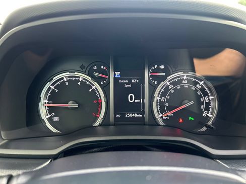Certified 2022 Toyota 4Runner Limited AWD/4WD image 18