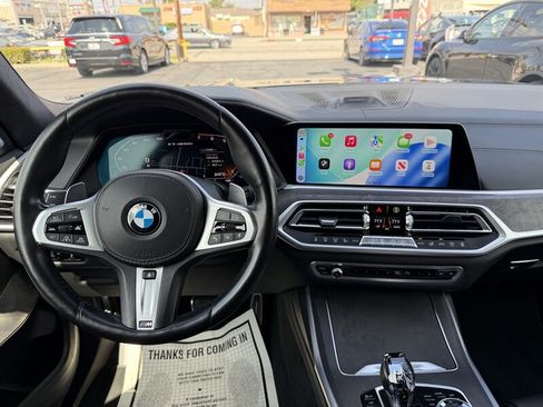 Used 2022 BMW X7 M50i w/ Dynamic Handling Package AWD/4WD image 12