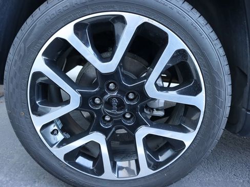 Used 2018 Jeep Compass Limited w/ Navigation Group image 16