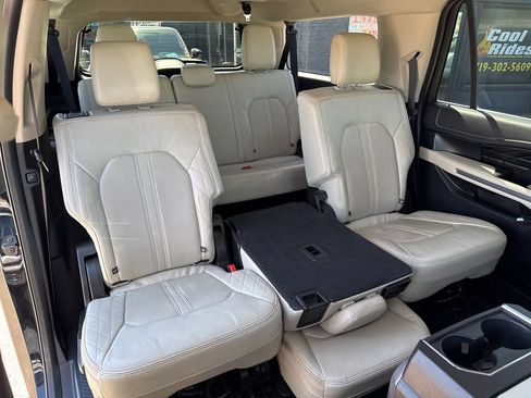Used 2018 Ford Expedition Max Platinum AWD/4WD image 16